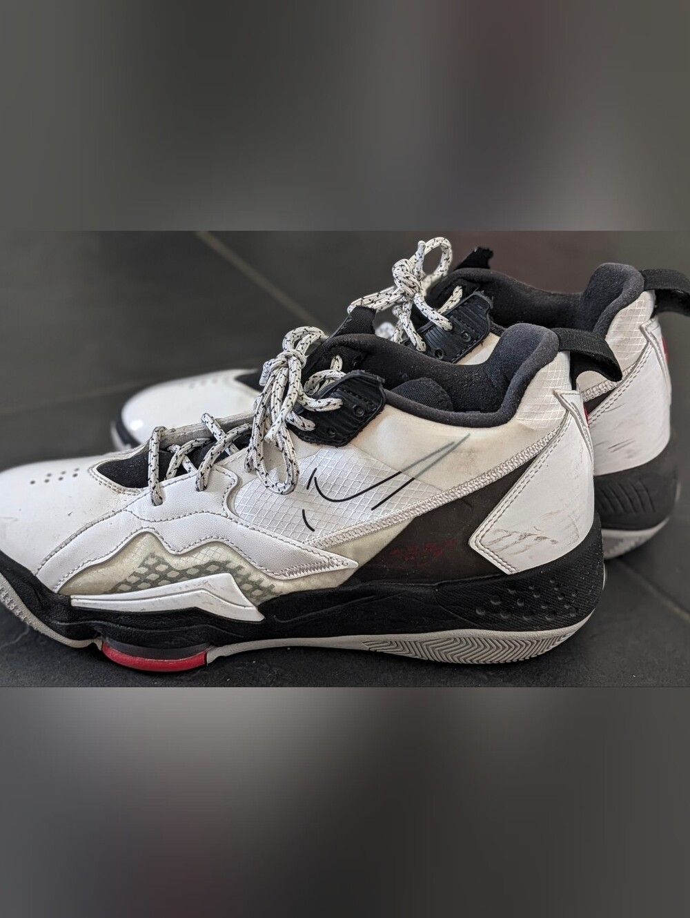 Nike Men’s ZOOM Sneakers 9